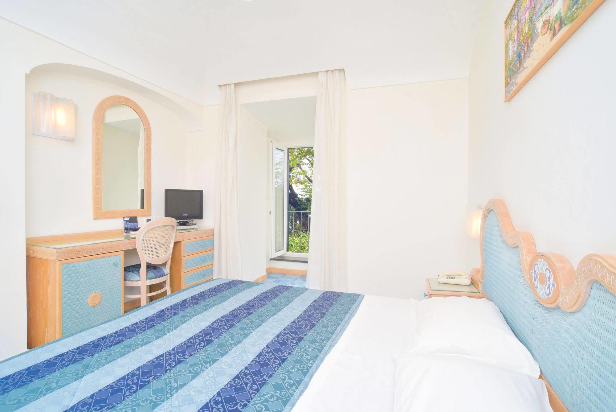 Italia - Beach Hotel 4*